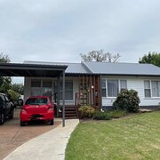 Home Owner wanting sitter in Melbourne, Victoria