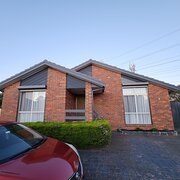 Home Owner wanting sitter in Melbourne, Victoria