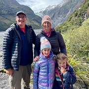 House Sitter - Experienced Animal Lovers