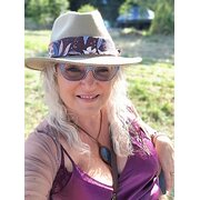 House Sitter - Intrepid Leisa