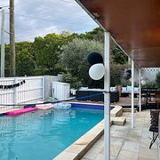 Home Owner wanting sitter in Brisbane , Queensland