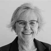 House Sitter - Professional solo 59 female❤️animals