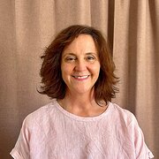 House Sitter - Reliable Mature woman