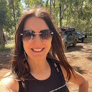 House Sitter - Professional Female (non-smoker)