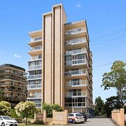 Home Owner wanting sitter in Brisbane , Queensland