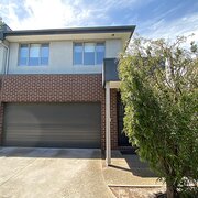 Home Owner wanting sitter in Melbourne , Victoria