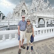 House Sitter - COUPLE IN 70s FROM FARM HOUSESIT