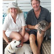 House Sitter - Allan Happy Couple House Sitters