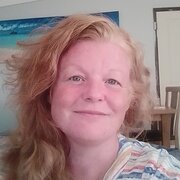 House Sitter - House, pet and plant sitter