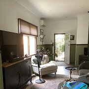 Home Owner wanting sitter in Melbourne , Victoria