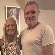 House Sitter - Neale, Jo & Sunny (Dog) 