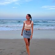 House Sitter - Xenia