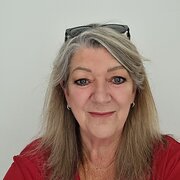 House Sitter - Bronwyn & Rosie