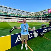 House Sitter - Tom Featherstone 