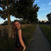 House Sitter - Lucia and Adele - your pet keepers