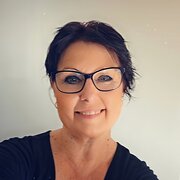 House Sitter - Looking for a Home and/or Pet to mind 