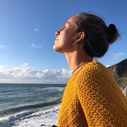 House Sitter - Love a furry friend!