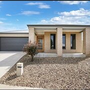 Home Owner wanting sitter in , Victoria