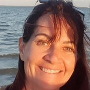 House Sitter - 5 star Petsitting help 