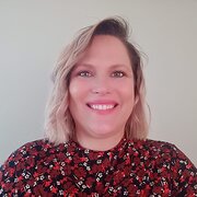 House Sitter - Hannah