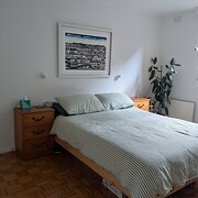 Home Owner wanting sitter in Melbourne , Victoria