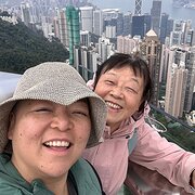 House Sitter - The mum and daughter duo