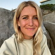 House Sitter - Super Tidy + Loves Animals