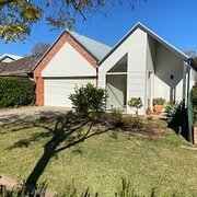 Home Owner wanting sitter in Melbourne, New South Wales