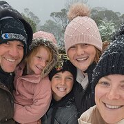 House Sitter - Friendly & outgoing travel family 