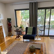 Home Owner wanting sitter in Perth, Western Australia