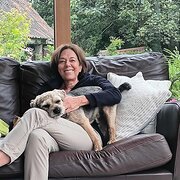 House Sitter - Calm Reliable PetHousesitting since 2009