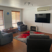 Home Owner wanting sitter in Perth, Western Australia