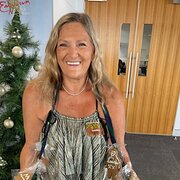 House Sitter - Lesley Caron