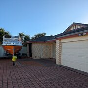 Home Owner wanting sitter in Bertram, Western Australia