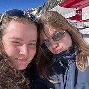 House Sitter - Two girls looking for Pet/House sitting