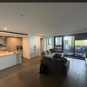 Home Owner wanting sitter in Melbourne, Victoria