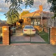 Home Owner wanting sitter in PRAHRAN, Victoria