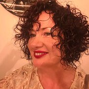 House Sitter - Kelly - Professional house sitter.