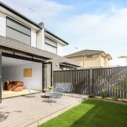 Home Owner wanting sitter in Melbourne, Victoria