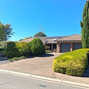 Home Owner wanting sitter in ADELAIDE, South Australia