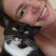 House Sitter - Aline Pavaneli - Oli's Cat Mom
