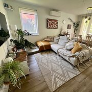 Home Owner wanting sitter in Melbourne, Victoria
