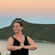 House Sitter - Caring mother and Reiki healing Author! 