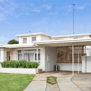 Home Owner wanting sitter in , Victoria