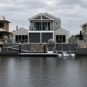 Home Owner wanting sitter in Mandurah, Western Australia