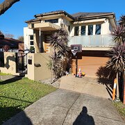Home Owner wanting sitter in , Victoria