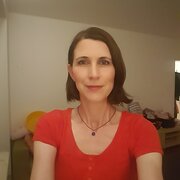 House Sitter - Lara