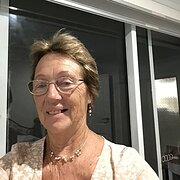 House Sitter - Magic Mum