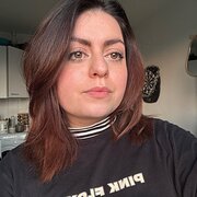 House Sitter - Leane