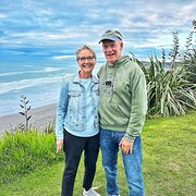 House Sitter - Outdoorsy, Reliable, Caring Pet Lovers